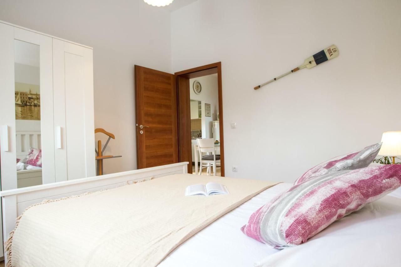 Apartments Emma Biograd Na Moru Ngoại thất bức ảnh