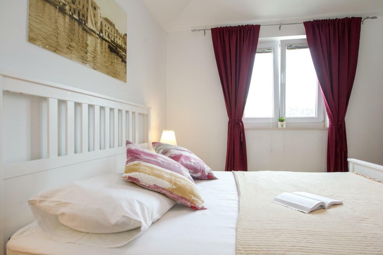 Apartments Emma Biograd Na Moru Ngoại thất bức ảnh